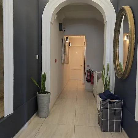 D Townhouse Hotell 3*