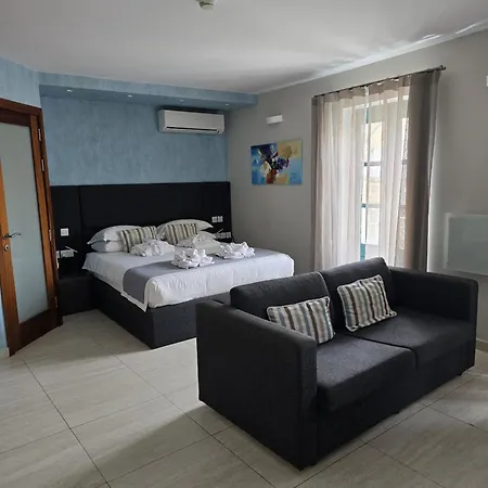 D Townhouse 3* Sliema