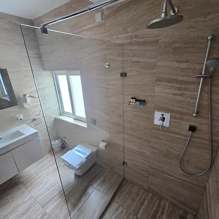 Hotell D Townhouse 3*