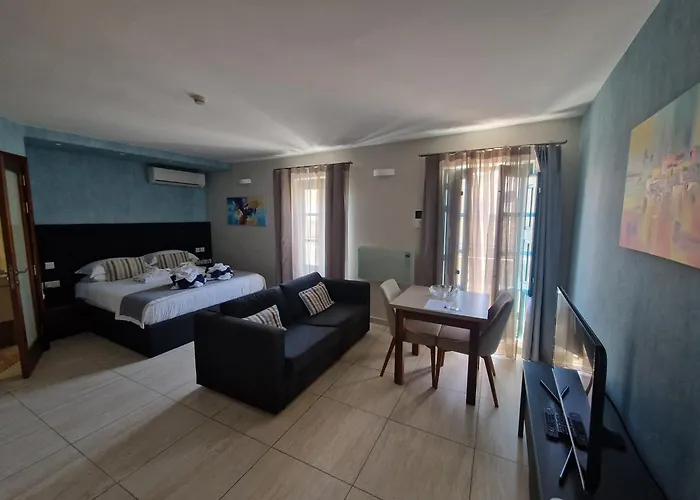 D Townhouse Boutique 3*