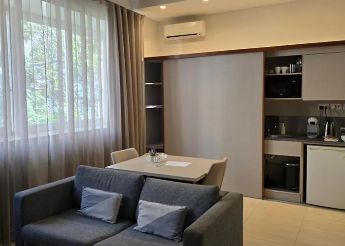 D Townhouse Boutique 酒店