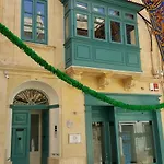 D Townhouse Hotel 3*