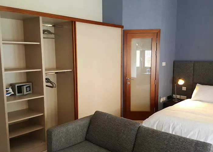 D Townhouse Hotel 3*